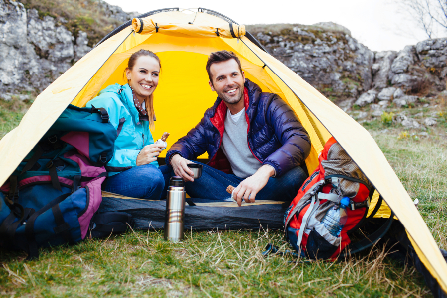 couple en camping près de Toulon