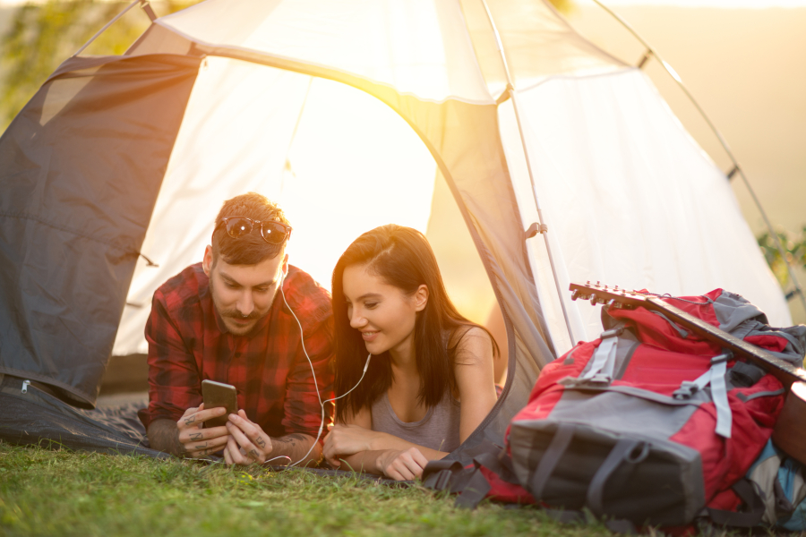 couple en camping pas cher Dordogne